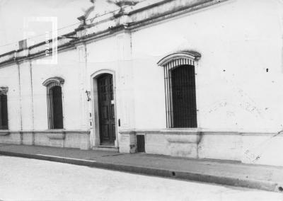 Registro Civil, frente calle Italia