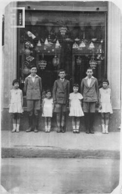 Hijos de Bernardo Inda Albiztur y Augusta Córdo. 