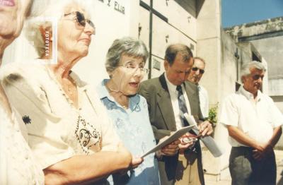 Homenaje al Poeta César Carlos Bustos en el Cementerio