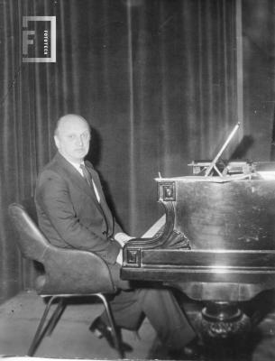 Horacio Azcarate, pianista, en Rumbo