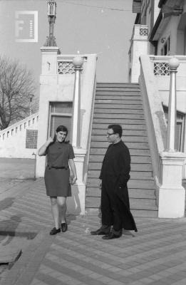María Eugenia Gómez, integrante del grupo Ateneo Catedral, junto a Miguel Ángel Regueiro