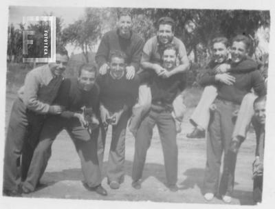 Viaje a Bahía Blanca. Grupo en el campo
