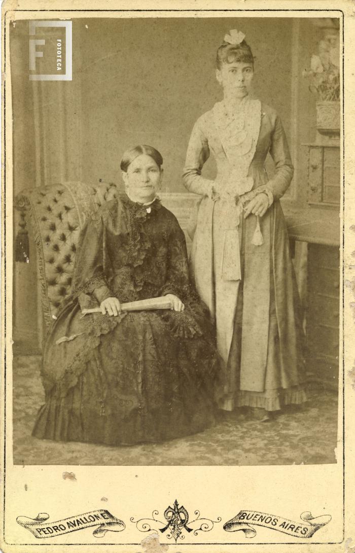 Dos damas