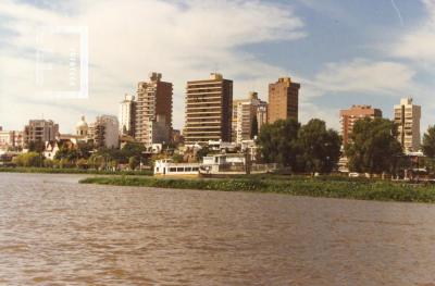 Vista de San Nicolás desde el río