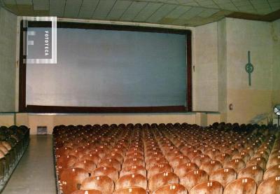 Sala del Cine El Águila, Mitre y Francia, esquina sur.