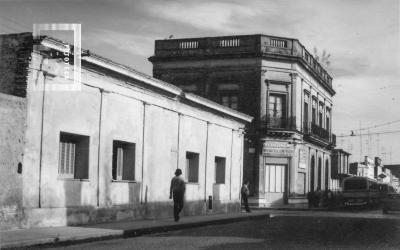 Ameghino y Almafuerte. Ferreteria Larivera (vista desde calle Almafuerte)