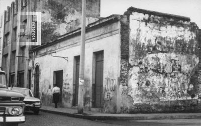 Garibaldi y cortada Mercado