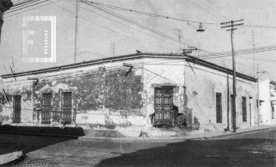 Esquina oeste de calle Italia y Ameghino, de la flia. Arámburu