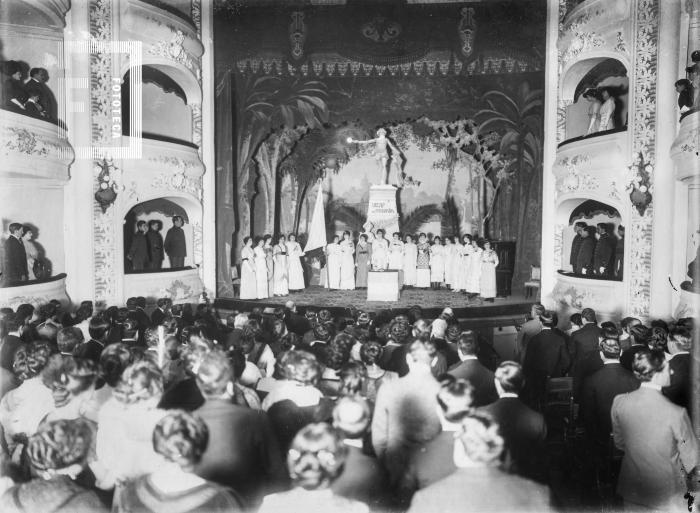 Fiesta en Teatro Municipal //Círculo de Periodistas//