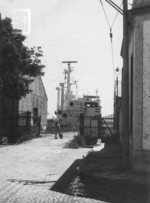 Calle Ameghino y Colón. Antiguos galpones del puerto