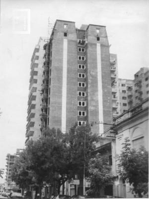 Edificios calle Sarmiento entre Mitre y Belgrano
