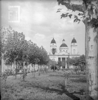 Plaza Mitre con iglesia (luego catedral) de frente