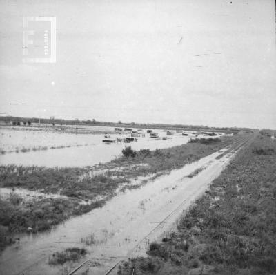 Inundación desde puente ruta 188 sobre vías, 10 de noviembre de 1959