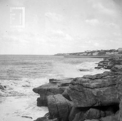 Vista del mar y costa, durante viaje Grupo Arroyo del Medio a Mar del Plata, Recital en Club Atlético, 24 de febrero 1951