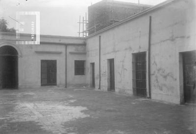 Casa donde nació el poeta Horacio Rega Molina (patio)