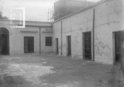 Casa donde nació el poeta Horacio Rega Molina (patio)