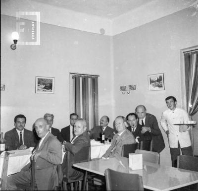 Grupo de escritores y poetas