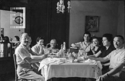 Reunión familiar en Ameghino 184
