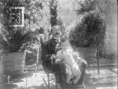 Fabio Arámburu con su nieto