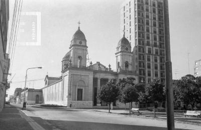 Catedral y edificio