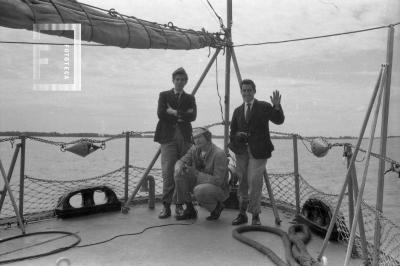 Luis Tioni y Raúl Cattáneo a bordo de la Fragata Azopardo