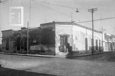 Esquina oeste de Ameghino e Italia, demolición casa de la familia Arámburu