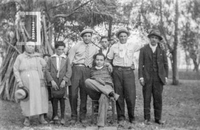 Grupo en el campo de Müller, en Godoy