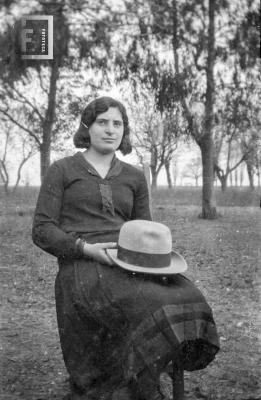 Dama en el campo de Müller, en Godoy