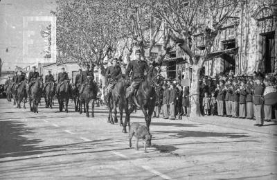 Desfile en calle Sarmiento