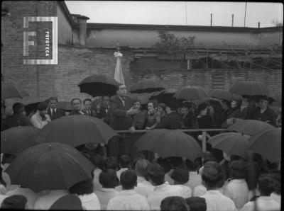 11 de septiembre de 1933, inauguración calle Guruciaga, Jacinto Calvo disertando