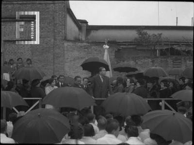 11 de septiembre de 1933, inauguración calle Guruciaga, Jacinto Calvo disertando