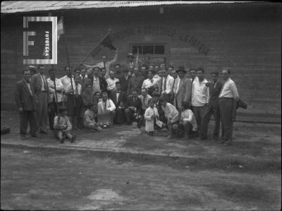 En Tiro Federal, 1934, grupo junto al polígono