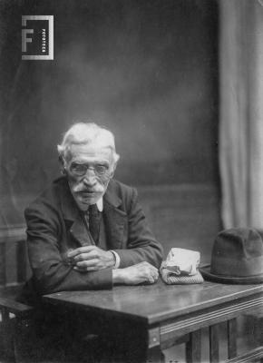 Don Miguel Dávila de frente