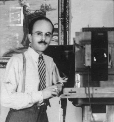 César Carlos Bustos con su cámara