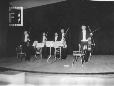 Camerata Bariloche en su presentación en Teatro Municipal