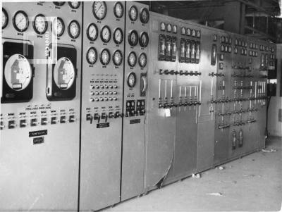 Central Termoeléctrica. Vista parcial de sala de control