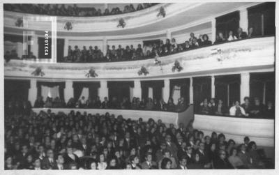 Niños Cantores de Viena. Platea y palcos del Teatro con asistentes