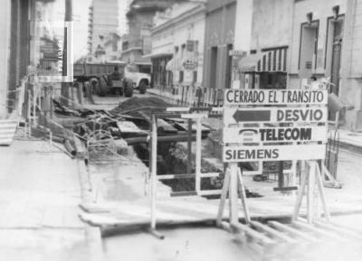 Obras de tendido de líneas subterráneas en calle Urquiza