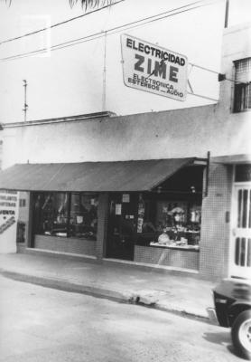Zime, venta de artículos electricidad y electrónica, calle Urquiza entre Guruciaga y Alberdi