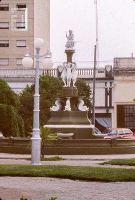 Fuente decorativa Plaza Mitre