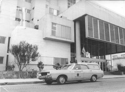 Sanatorio y ambulancia
