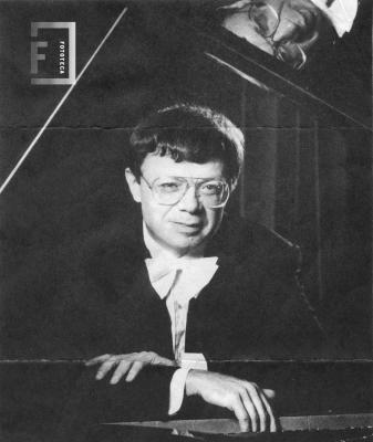 Hugo Goldenzweig, pianista, en Asoc. Rumbo
