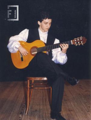 Silvio Scorchelli, concertista de guitarra, en Teatro Municipal