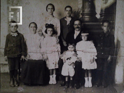 Familia
