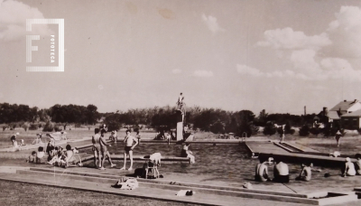 Vista de la pileta de natación Hotel Colonial 