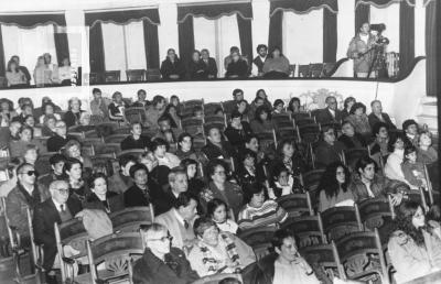 Teatro Municipal. Platea con público