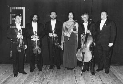 Lorena Barile, Orlando Millaá y otros músicos en Teatro Municipal