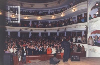 Teatro con sala llena