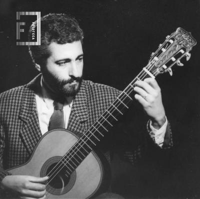 Juan Carlos Migliaro, guitarrista de Pergamino, en Teatro Municipal