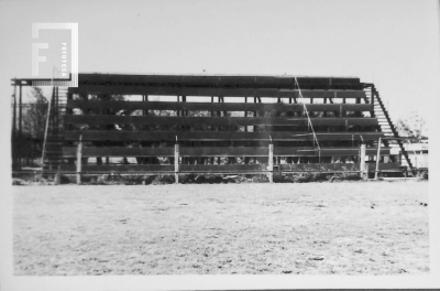 Construcción tribuna - Cancha Club Somisa